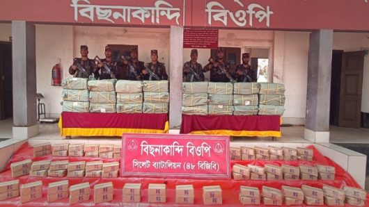 সিলেট ও সুনামগঞ্জ সীমান্ত থেকে প্রায় সাড়ে ৫ কোটি টাকার চোরাচালান জব্দ