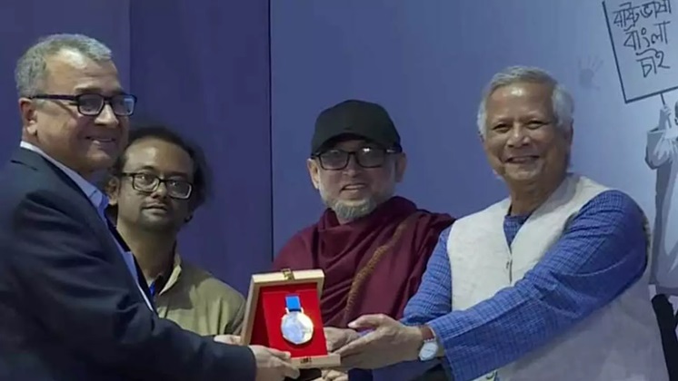 ৭ জন পেলেন ‘বাংলা একাডেমি সাহিত্য পুরস্কার’