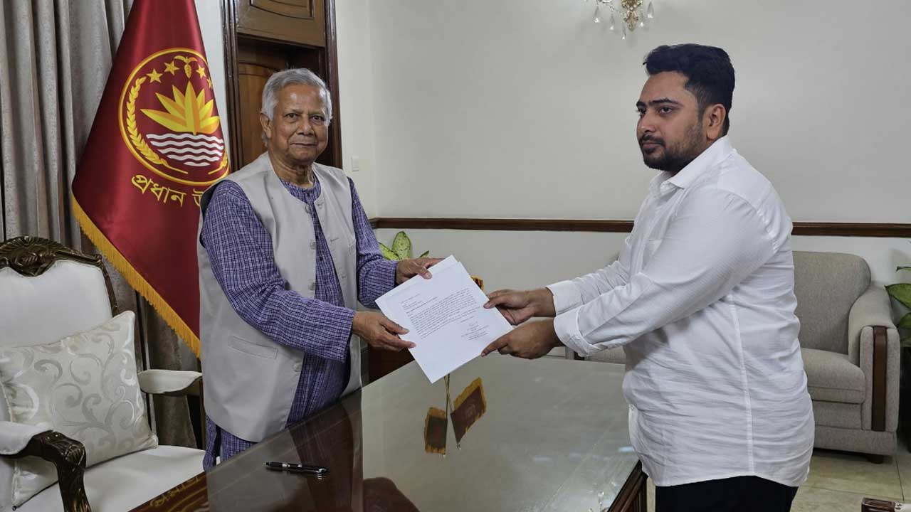 উপদেষ্টা পরিষদ থেকে  পদত্যাগ করলেন নাহিদ ইসলাম
