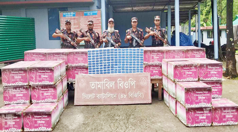 সিলেটে প্রায় দেড় কোটি টাকার চোরাই পণ্য আটক