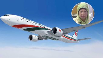 মধ্যরাতে সরিয়ে দেওয়া হলো খালেদা জিয়ার ফ্লাইটের দুই কেবিন ক্রুকে