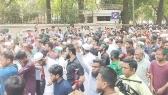 <h6>বিভিন্ন দল-সংগঠনের অংশগ্রহণ</h6> <h4>আওয়ামী লীগ নিষিদ্ধের দাবিতে যমুনার সামনে বিরাট জমায়েত</h4>