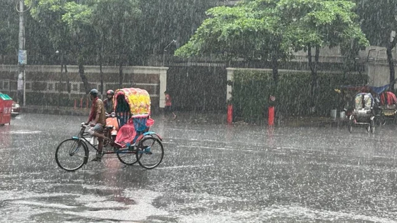 সারা দেশে অতি ভারি বৃষ্টির আভাস